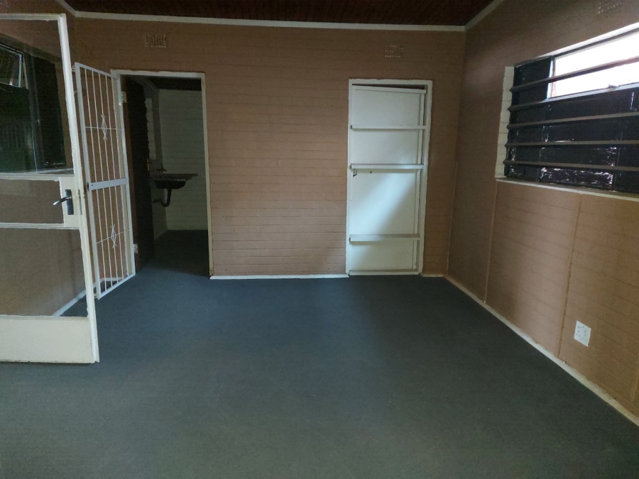To Let commercial Property for Rent in Kroonstad Central Free State